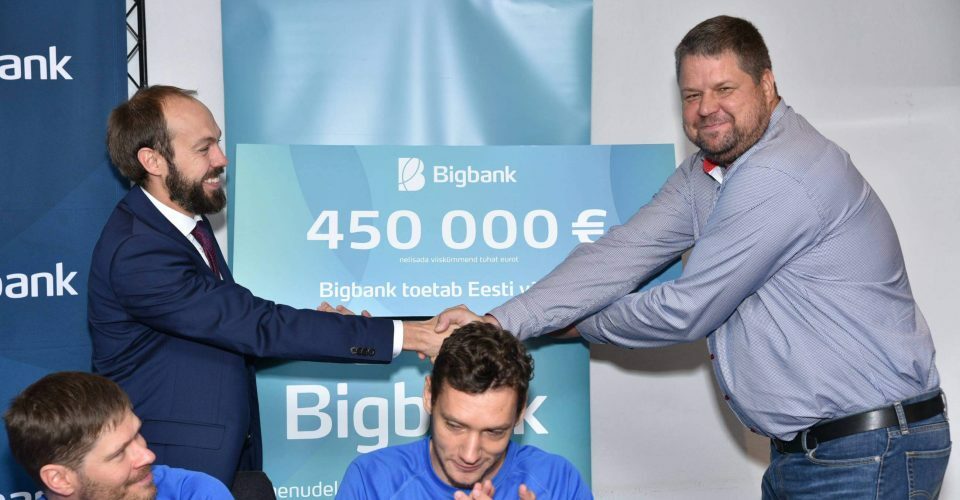 Image of Supporting volleyball